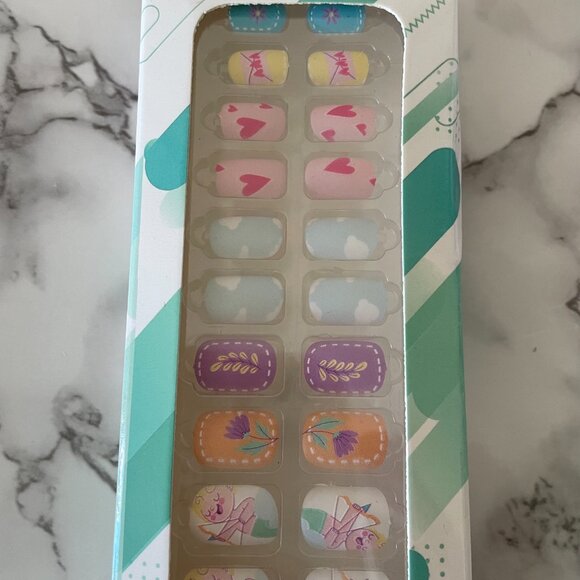 Short Press-On Nails Bundle - Picture 2 of 3